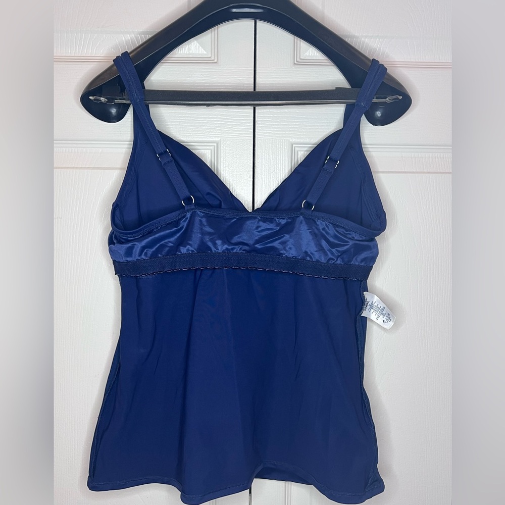 Lands' End Women's V-neck underwire Tankini Swim Top in Navy Blue - Picture 8 of 15